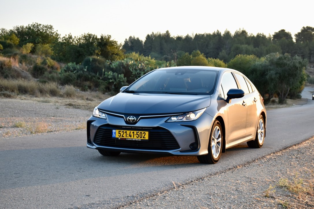 1648554-טויוטה קורולה 1.5 ל - 4.jpeg