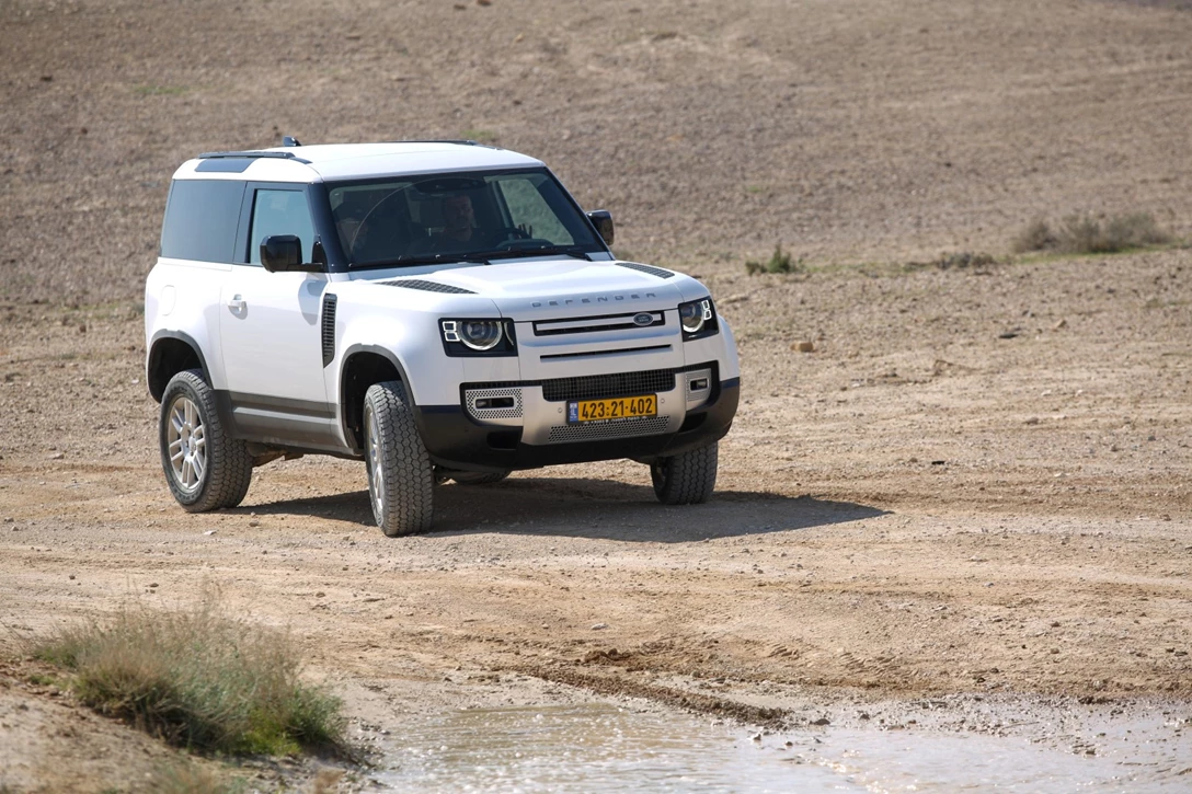 1640646-מסע לרגל השקת הדיפנדר הקצר בישראל, צילום רונן טופלברג (106).jpg