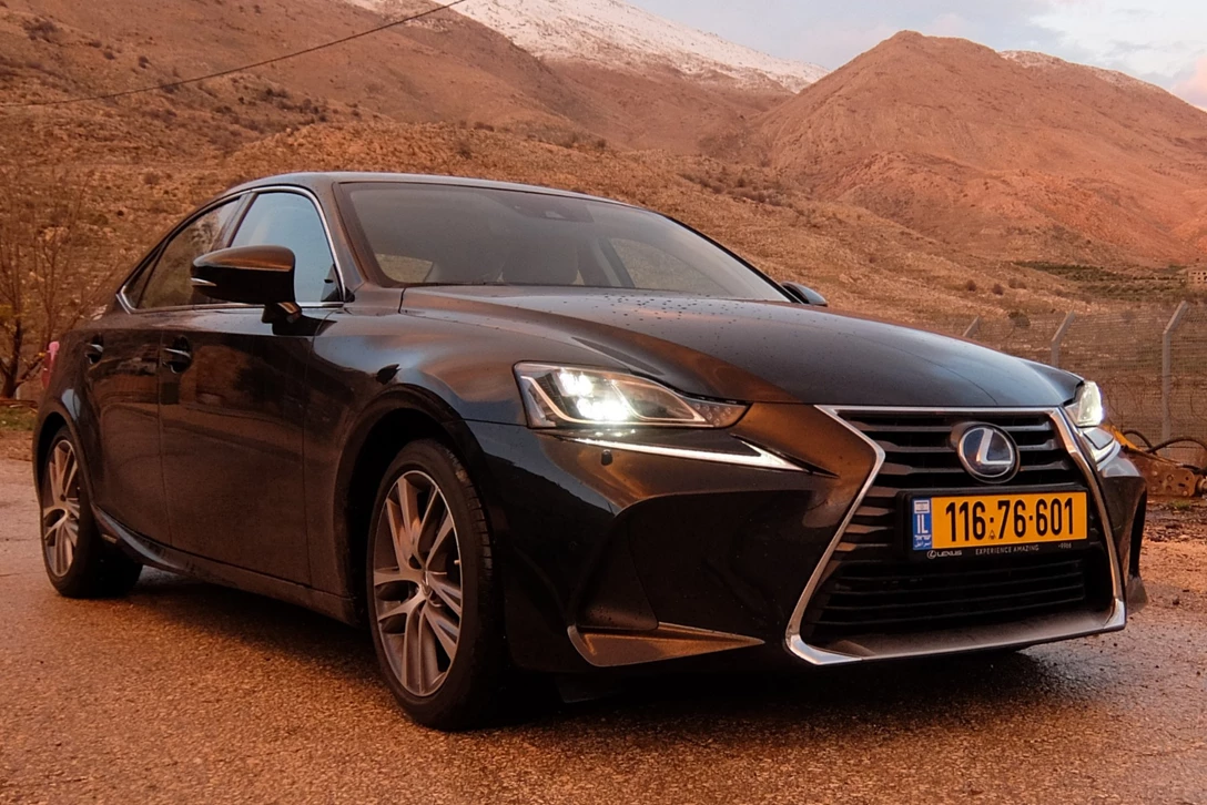 1593194-לקסוס IS מבחן דרכים (7).JPG