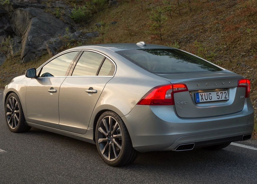 1650375-Volvo-S60-2018-02.jpg