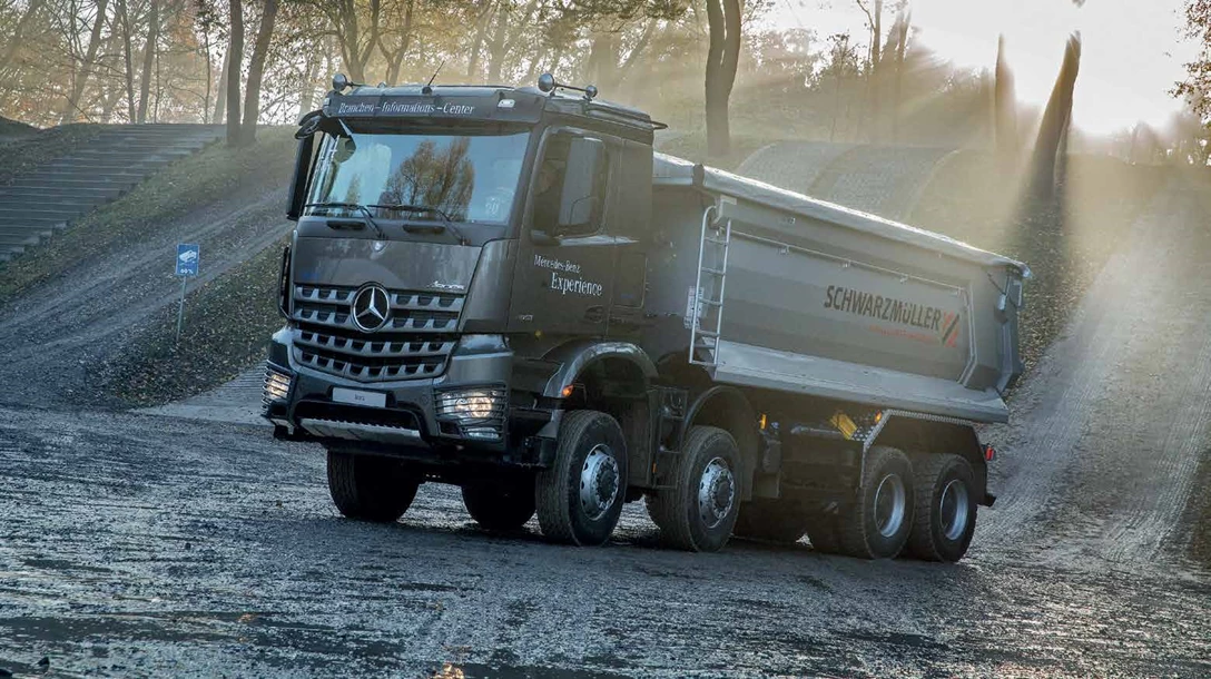 1625093-mercedes 2.jpg