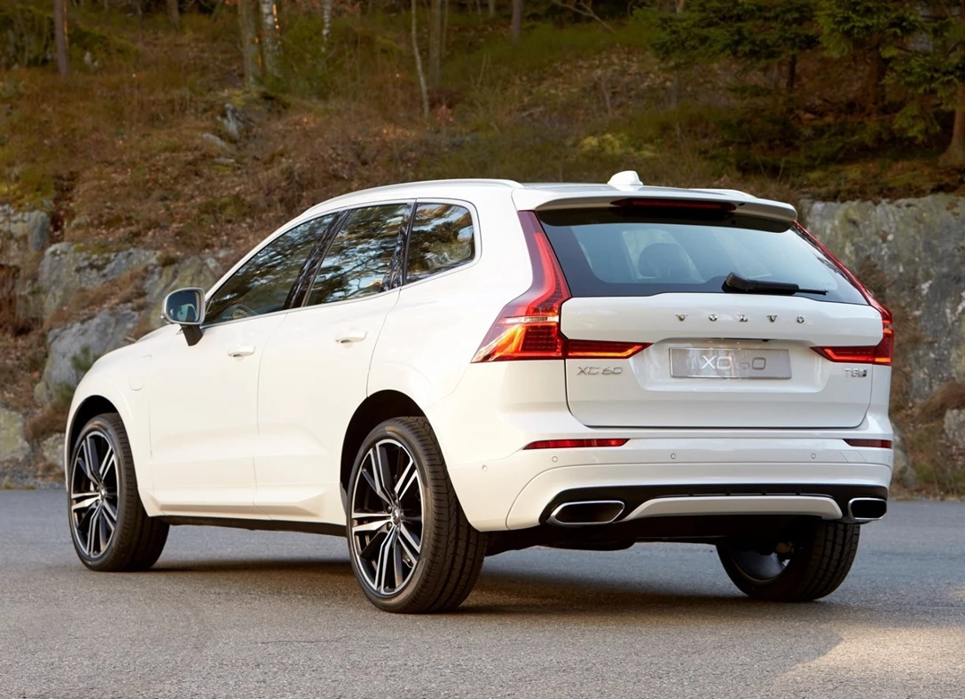 1646056-Volvo-XC60-2021-02.jpg