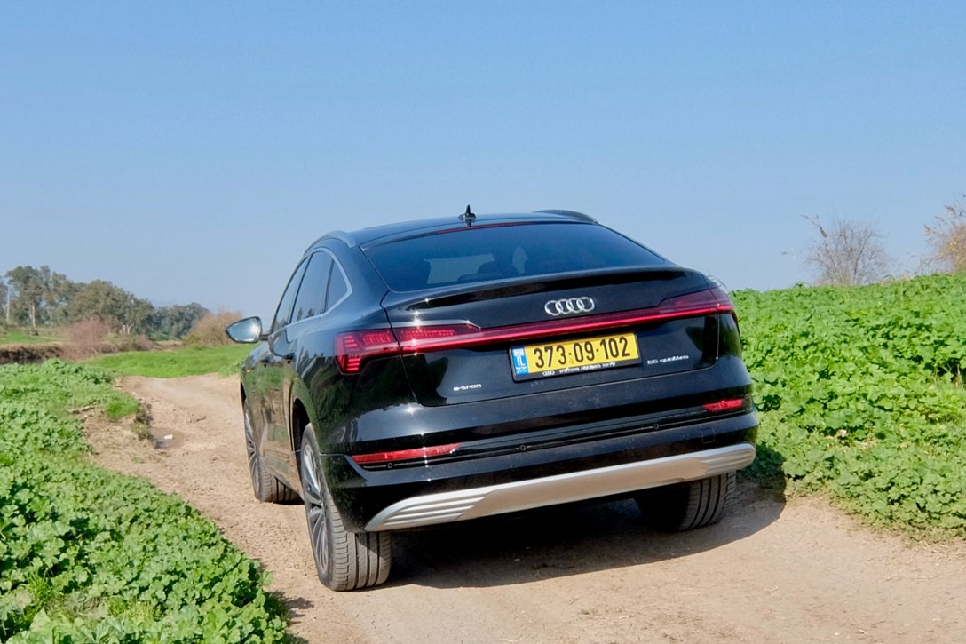 1638521-אודי  e-tronספורטבק - 5.jpeg