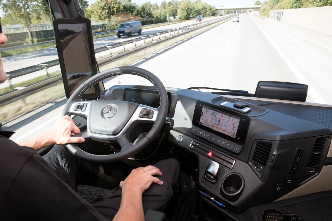 1648101-מרצדס 6.jpg