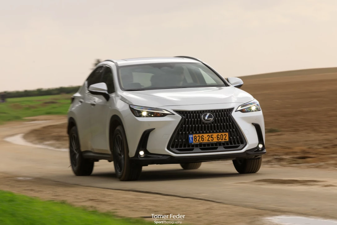 1657929-TF_Lexus-nx450h-298.jpg