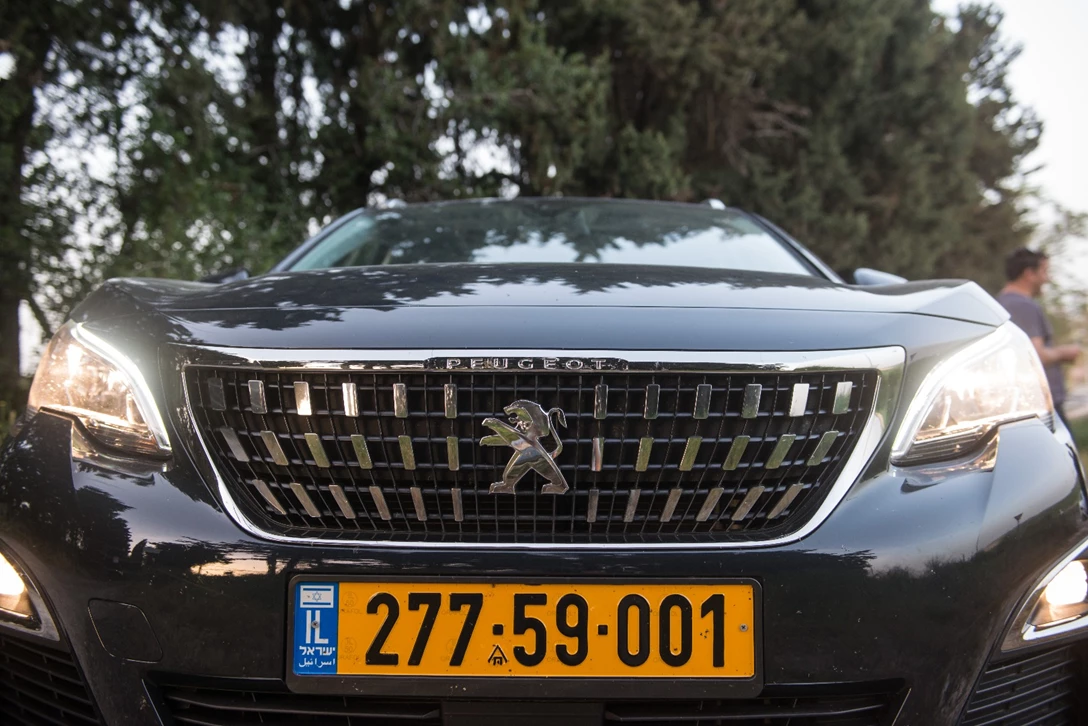 1594301-השוואתי פנאי - יונדאי טוסון מול מאזדה CX-5 מול פיגו 3008 מול קיה ספורטאז (30).jpg