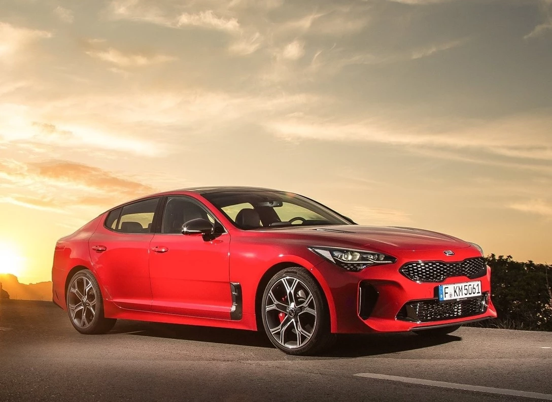1670156-Kia-Stinger-2019-01.jpg