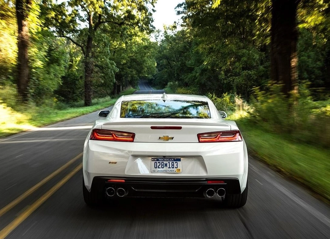 1660995-Chevrolet-Camaro-2017-03.jpg