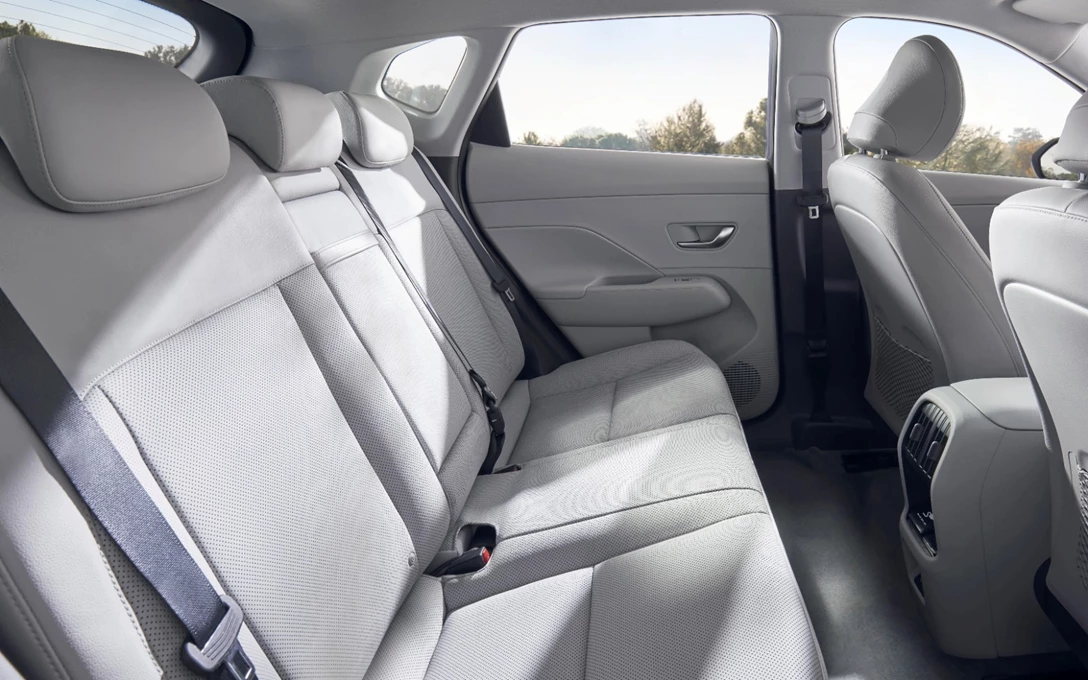 1679341-hyundai-kona-electric-world-premiere-2023-interior-02-min.jpg