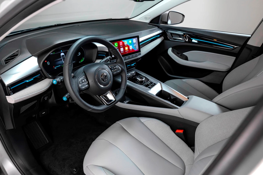 1651175-MG5-Electric-Interior-wide-shot.jpg