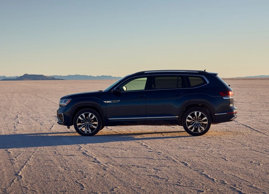1656385-Volkswagen-Atlas-2021-1600-18.jpg