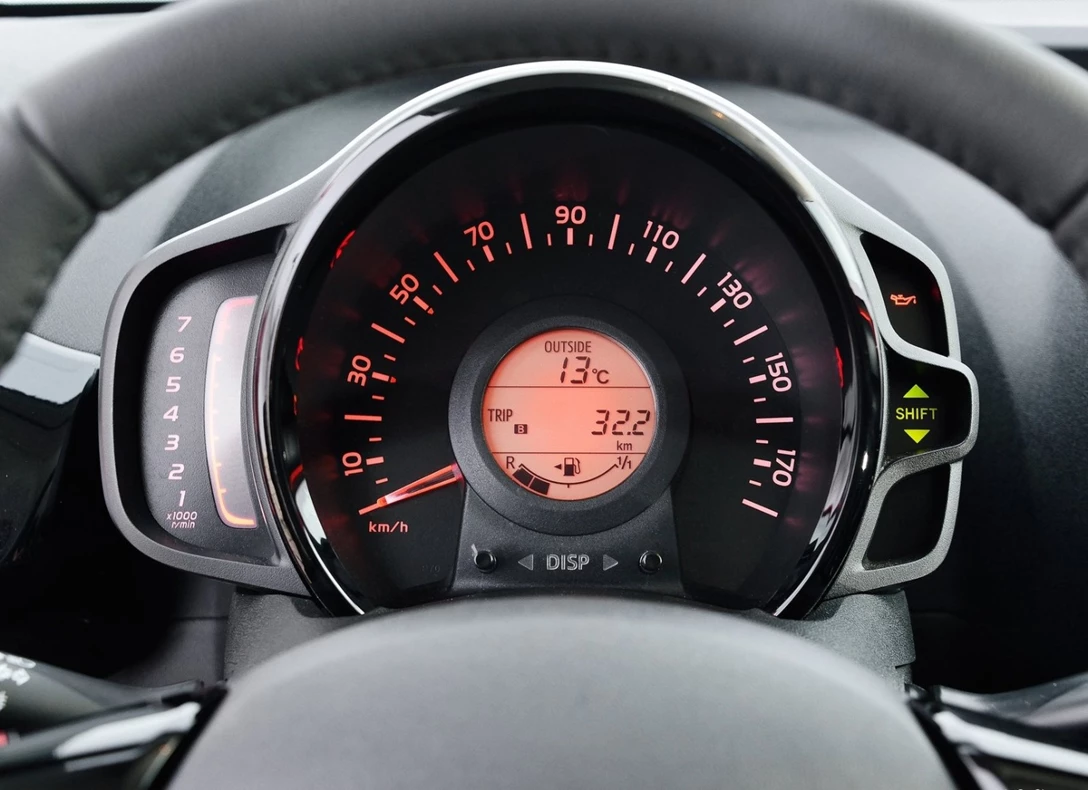 1648209-Toyota-Aygo-2016-07.jpg