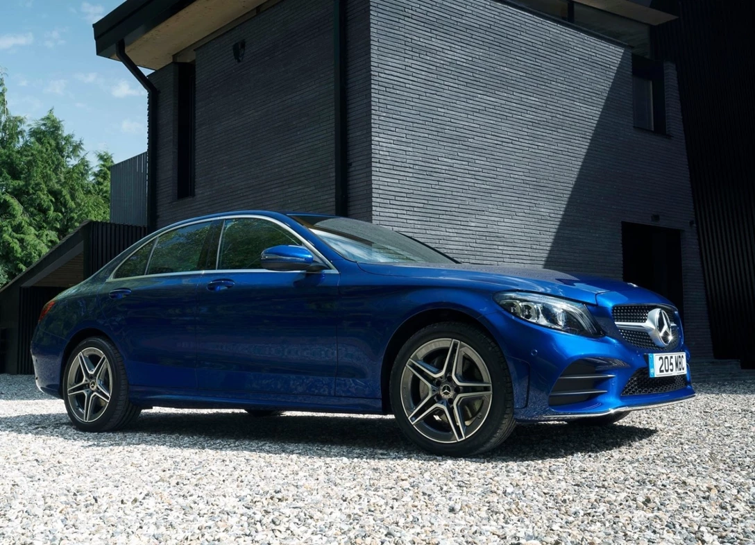 1648571-Mercedes-Benz-C-Class-2021-01.jpg