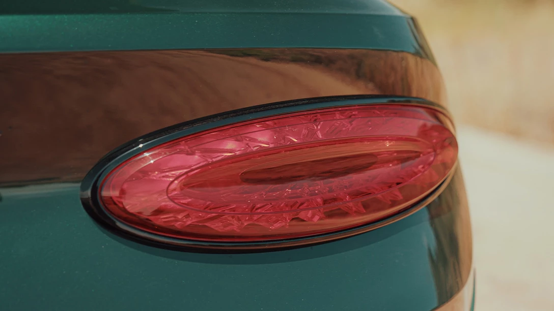 1661409-Bentley Bentayga S 2022.00_34_42_08.Still070 copy.jpg