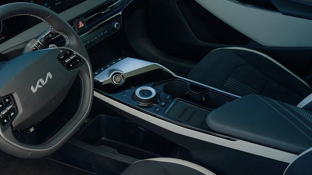 1679111-KIA EV6.00_02_14_22.Still007 copy-min.jpg