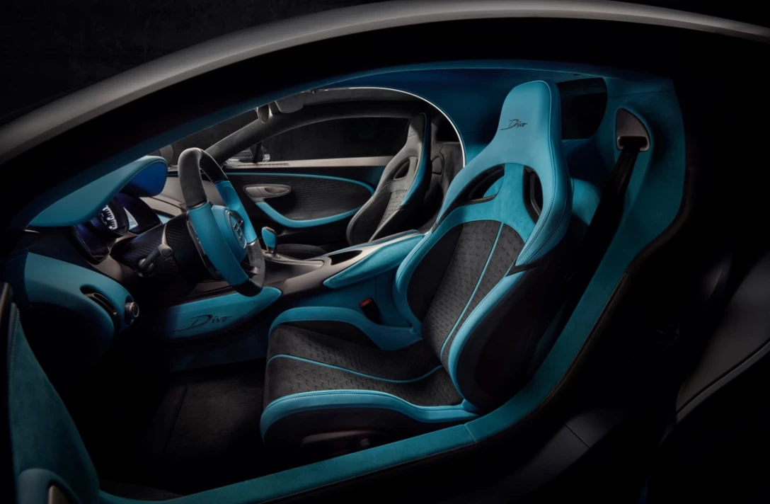1601416-16_Bugatti-Divo_interior.jpg