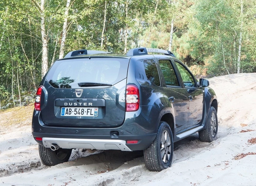 1639381-Dacia-Duster-2015-02.jpg