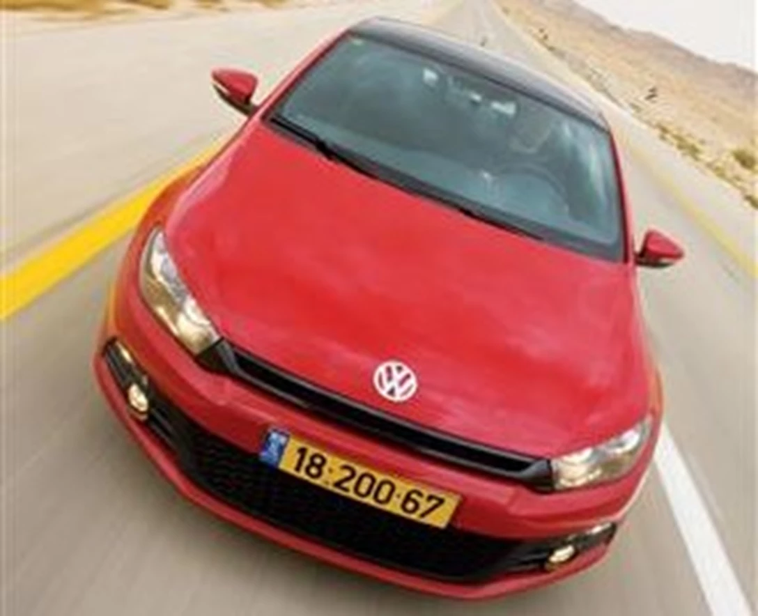 1688128-Volkswagen Scirocco-2009.jpg