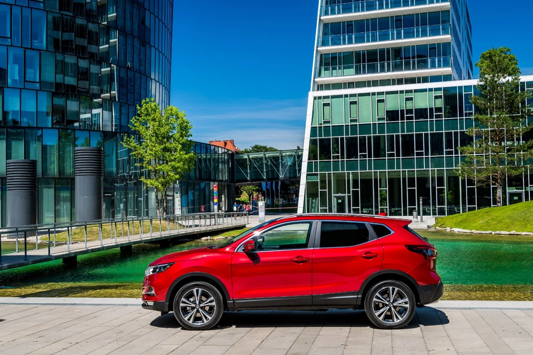 1604308-NISSAN (3).jpg