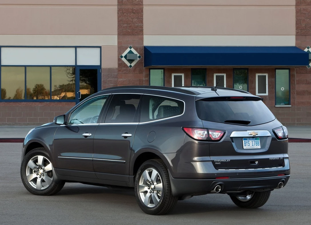 1647425-Chevrolet-Traverse-2017-02.jpg