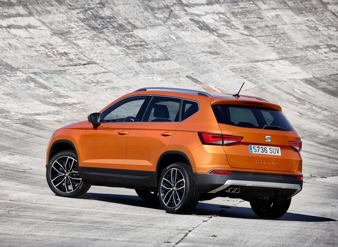 1640941-Seat-Ateca-2017-04.jpg