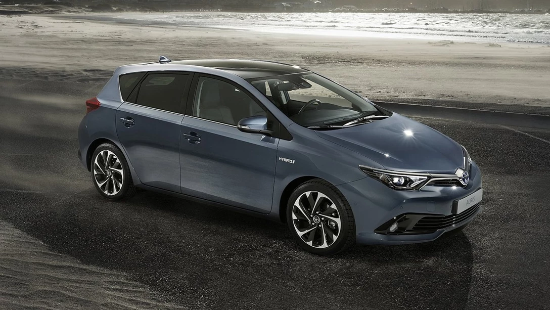 1686552-Toyota-Auris-2016-1600-02.jpg
