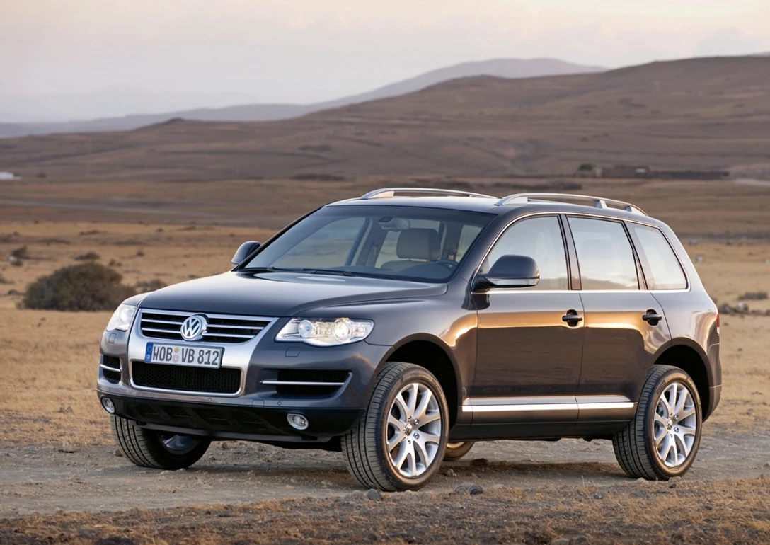 1594257-Volkswagen-Touareg 1.jpg