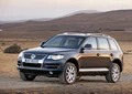 1594257-Volkswagen-Touareg 1.jpg