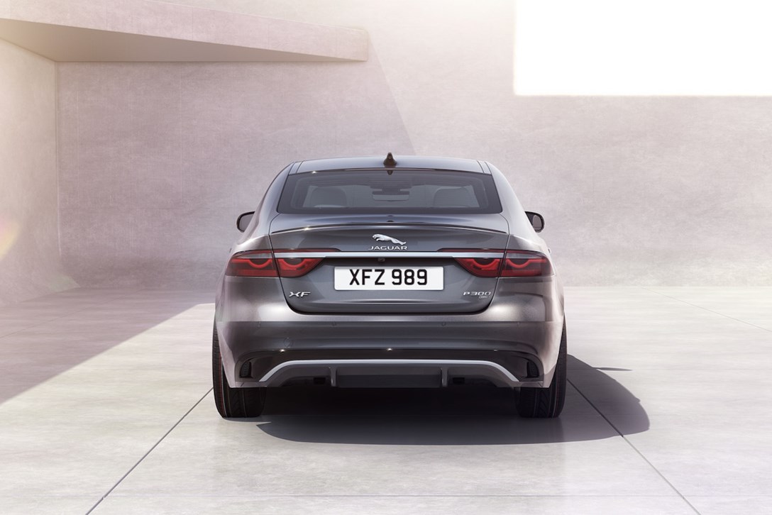 1635510-יגואר XF מתיחת פנים - 30.jpeg