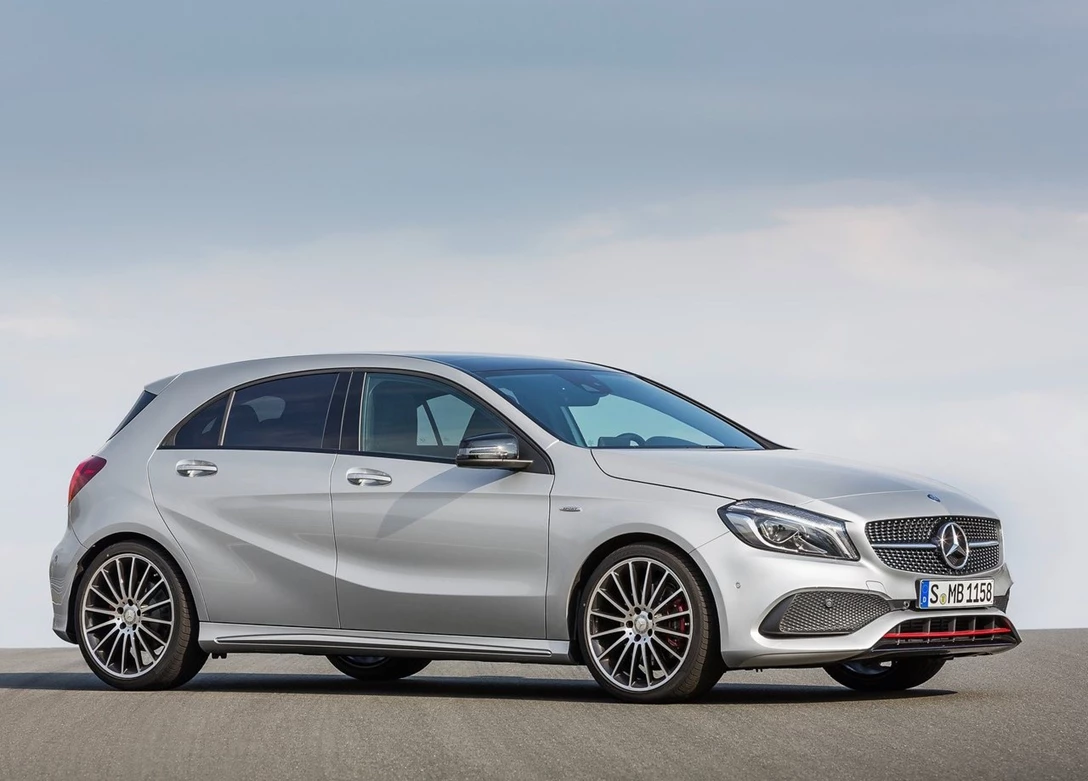 1647152-Mercedes A class 2017 (10).jpg