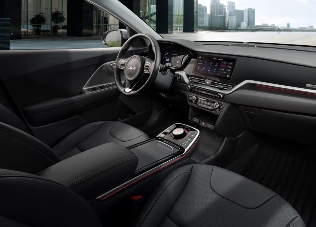 1667189-Kia-Niro-Plus-2022-08.jpg
