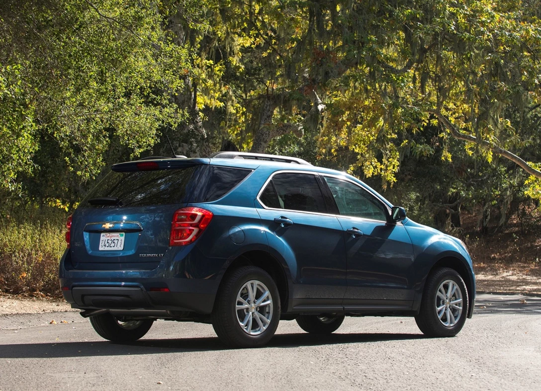 1688251-Chevrolet-Equinox-2017-04.jpg