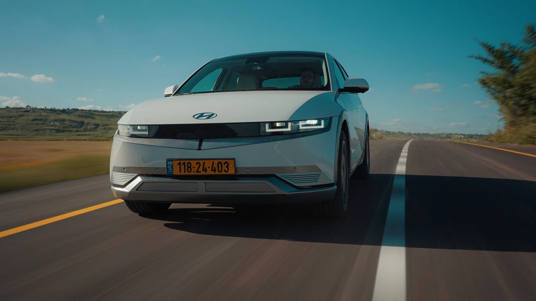 1681665-Hyundai IONIQ 5 vs Skoda Enyaq vs KIA EV6 vs TOYOTA BZ4X - 2023.02_32_55_22.Still229 copy.jpg