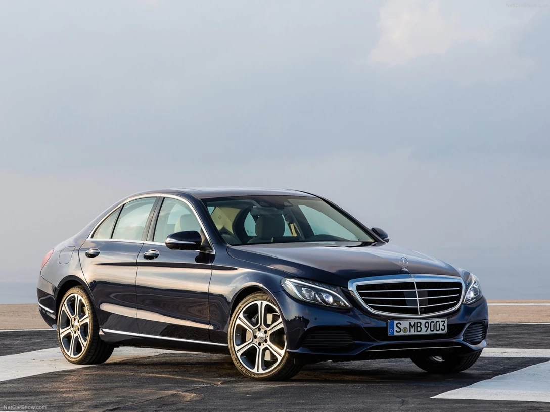 1648657-Mercedes-Benz-C-Class-2017-01.jpg