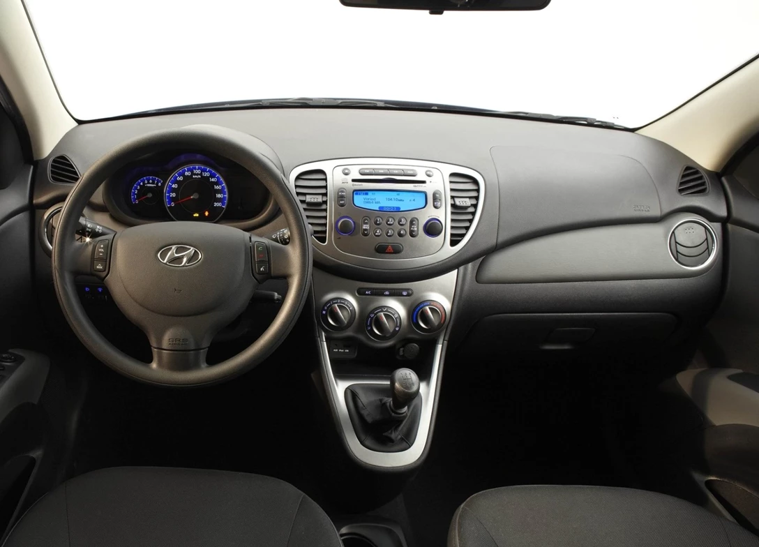 1686865-Hyundai-i10-2012-05.jpg