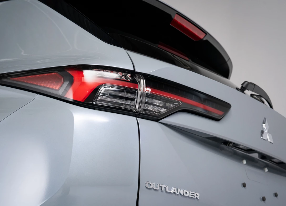 Mitsubishi-Outlander-2025-13.jpg