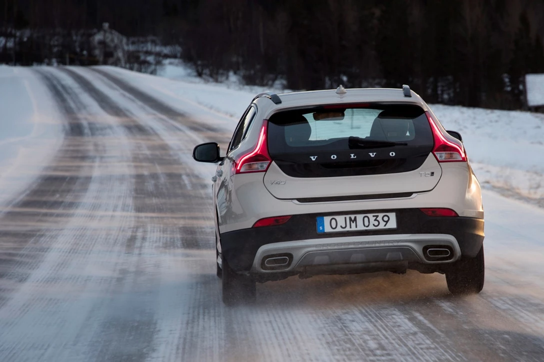 1608417-וולוו V40 קרוס קאנטרי T3 (3).jpg