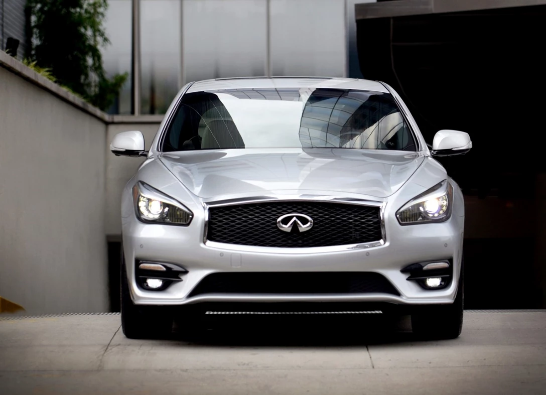 1668662-Infiniti-Q70-2017-4.5.jpg