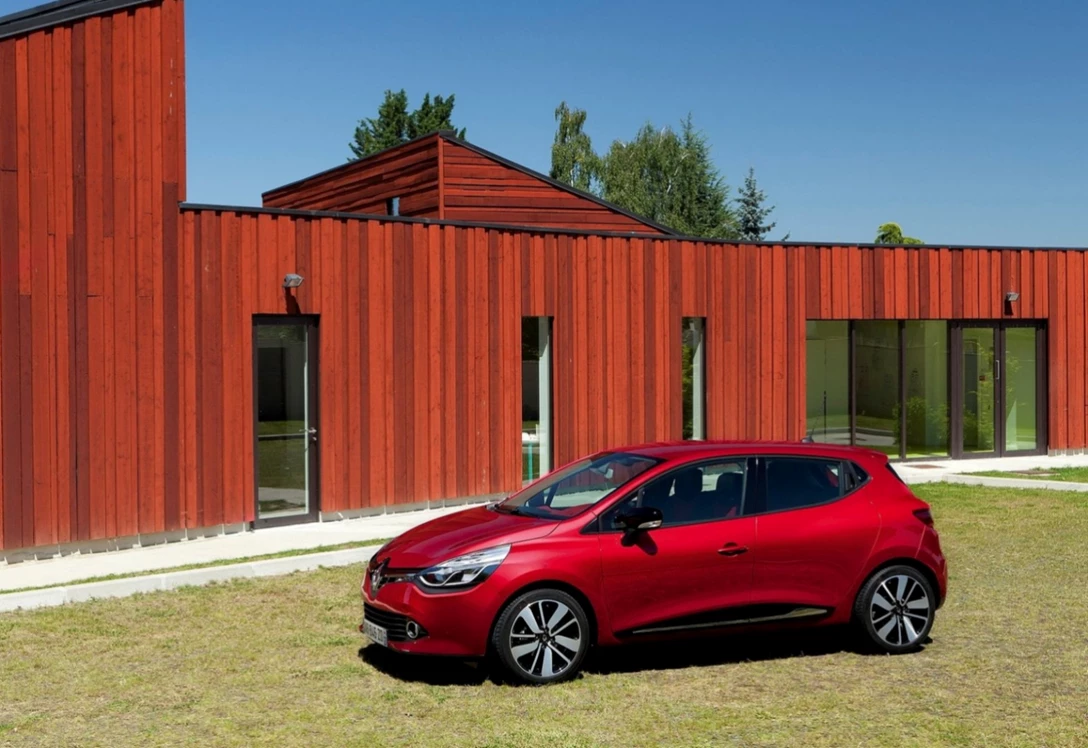 1653216-Renault-Clio-2013-1600-16.jpg