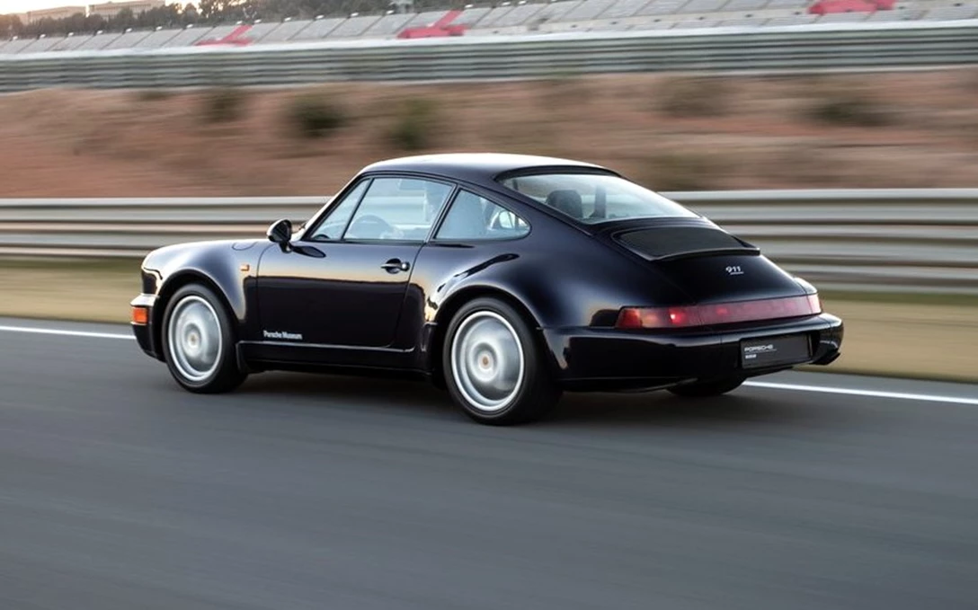 1679696-Porsche-911_Carrera_4_30_Years_Edition-1993-1024-11.jpg