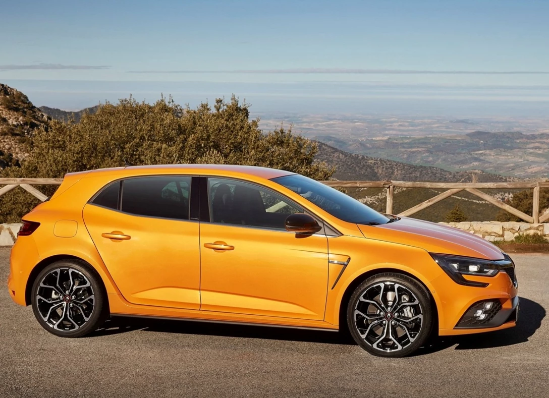 1671096-Renault-Megane_RS-2020-02.jpg