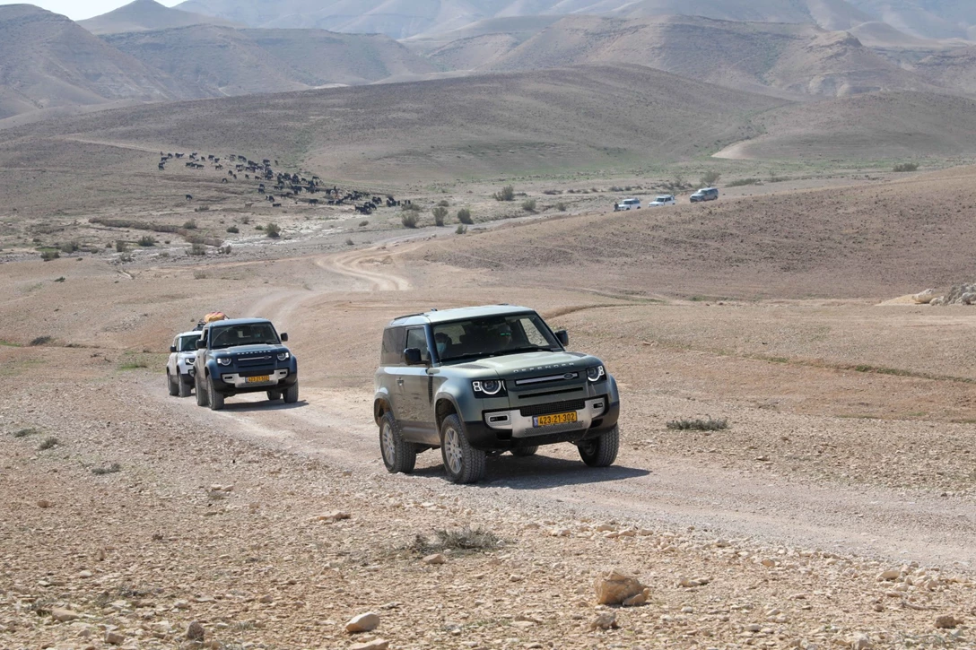 1640665-מסע לרגל השקת הדיפנדר הקצר בישראל, צילום רונן טופלברג (28).jpg