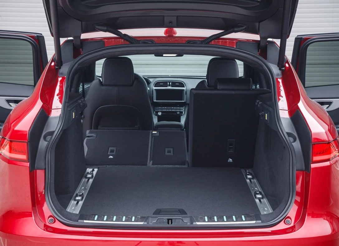 1668763-Jaguar-F-Pace-2018-10.jpg