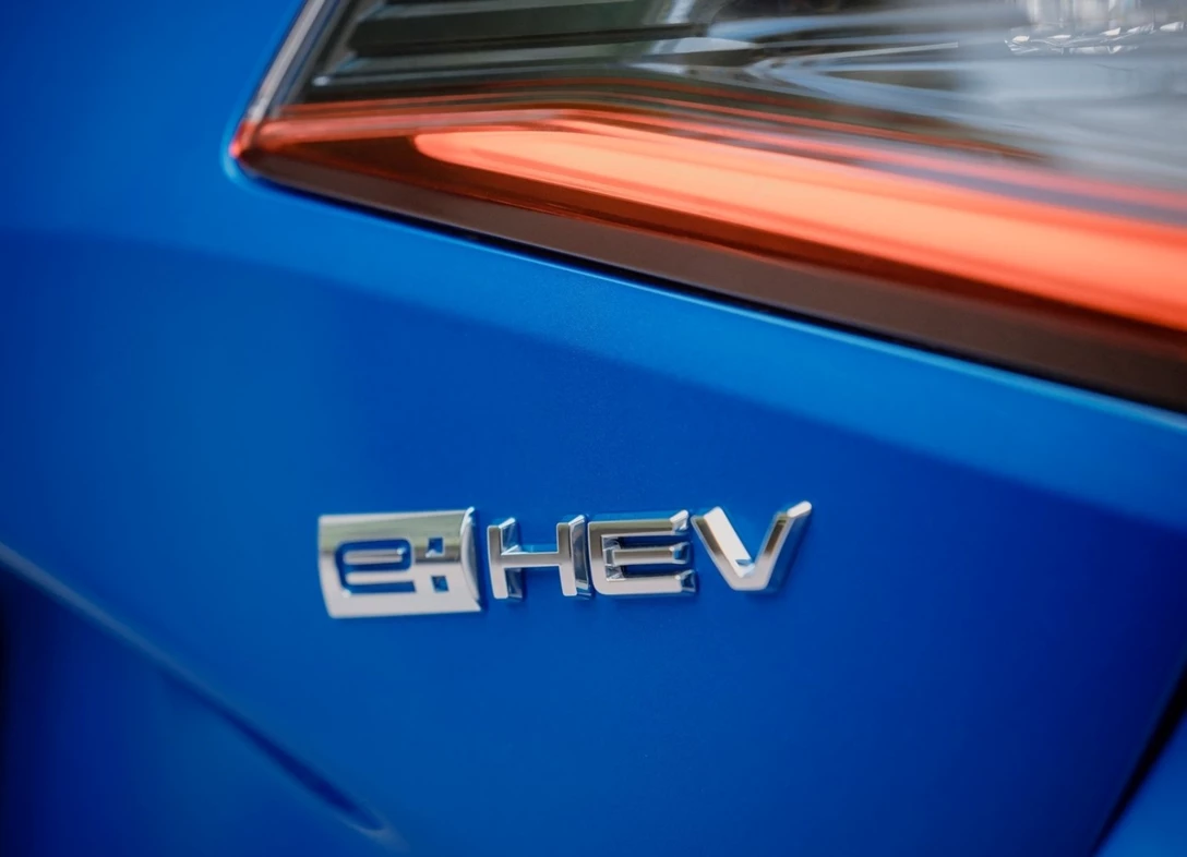 1674117-Honda-Civic_eHEV_EU-Version-2023-10.jpg