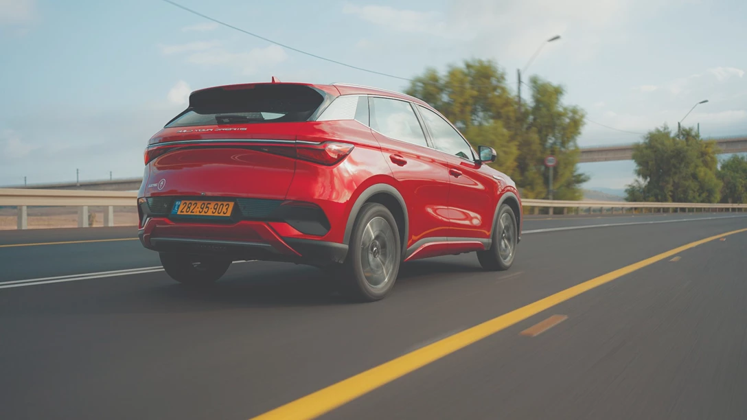 1672416-BYD ATTO 3.00_01_44_23.Still001 copy.jpg