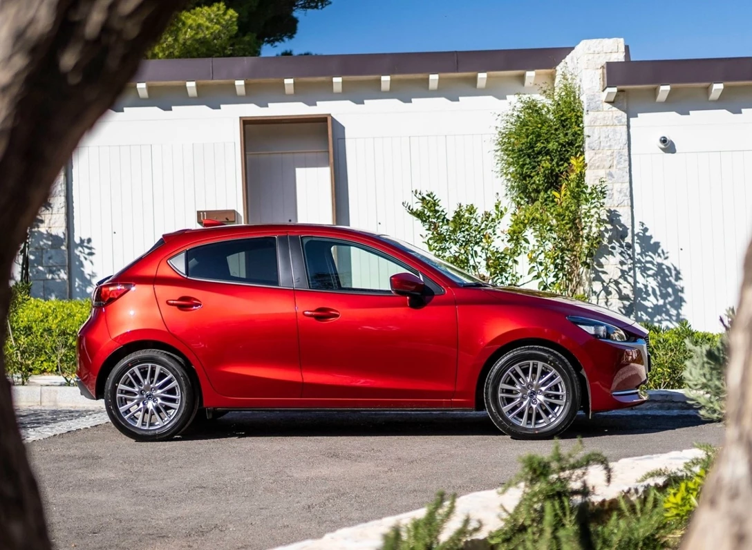 1642048-Mazda-2-2021-03.jpg
