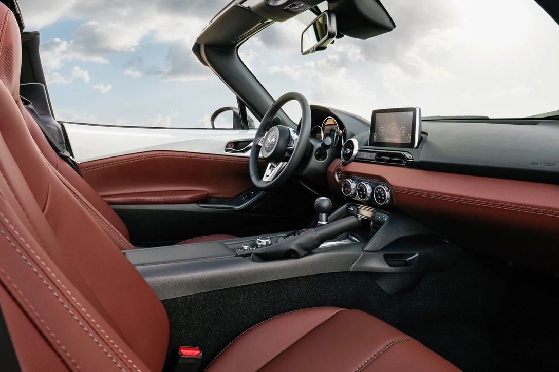 1593773-מאזדה מיאטה מחודשת (4).JPG