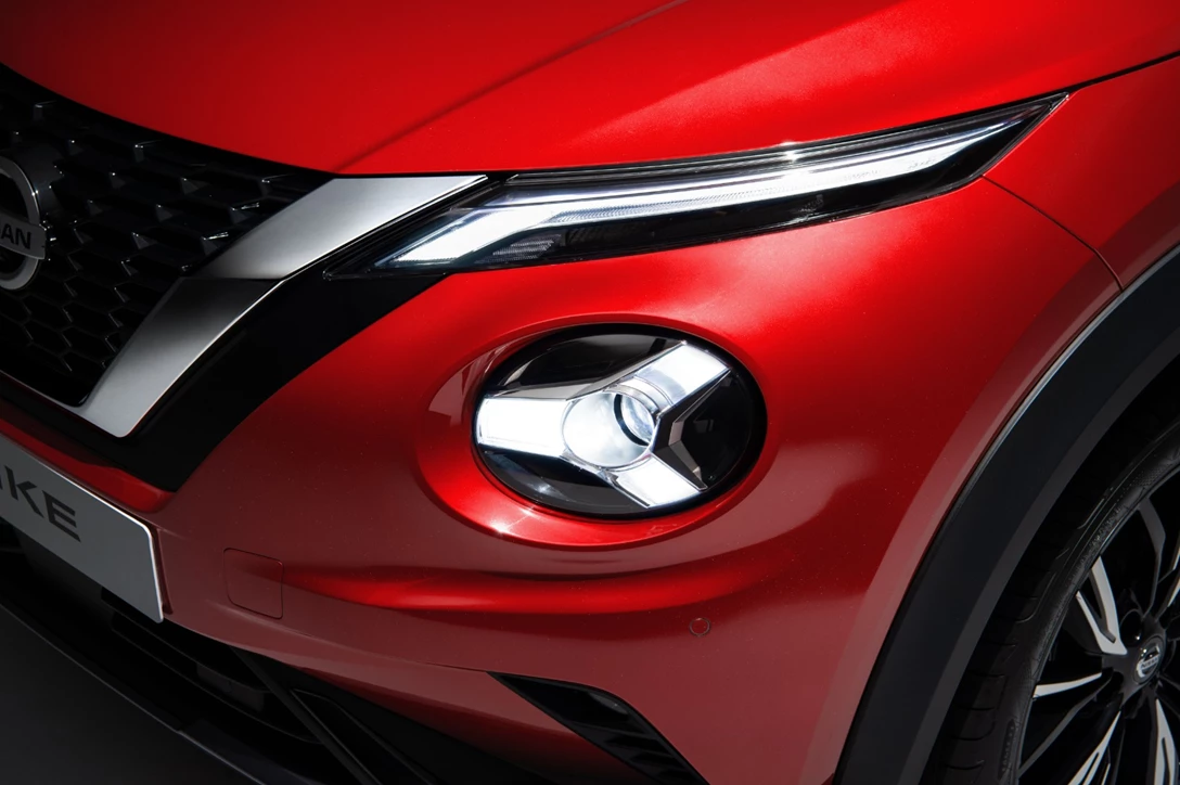 1621775-Sep. 3 - 6pm CET - New Nissan JUKE Unveil  Red Static Studio - 20.jpg