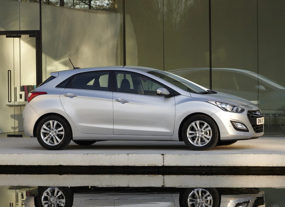 1658177-Hyundai-i30-2014-04.jpg