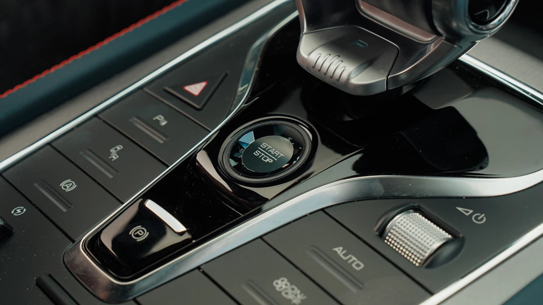 1672507-BYD ATTO 3.01_10_54_14.Still100 copy.jpg